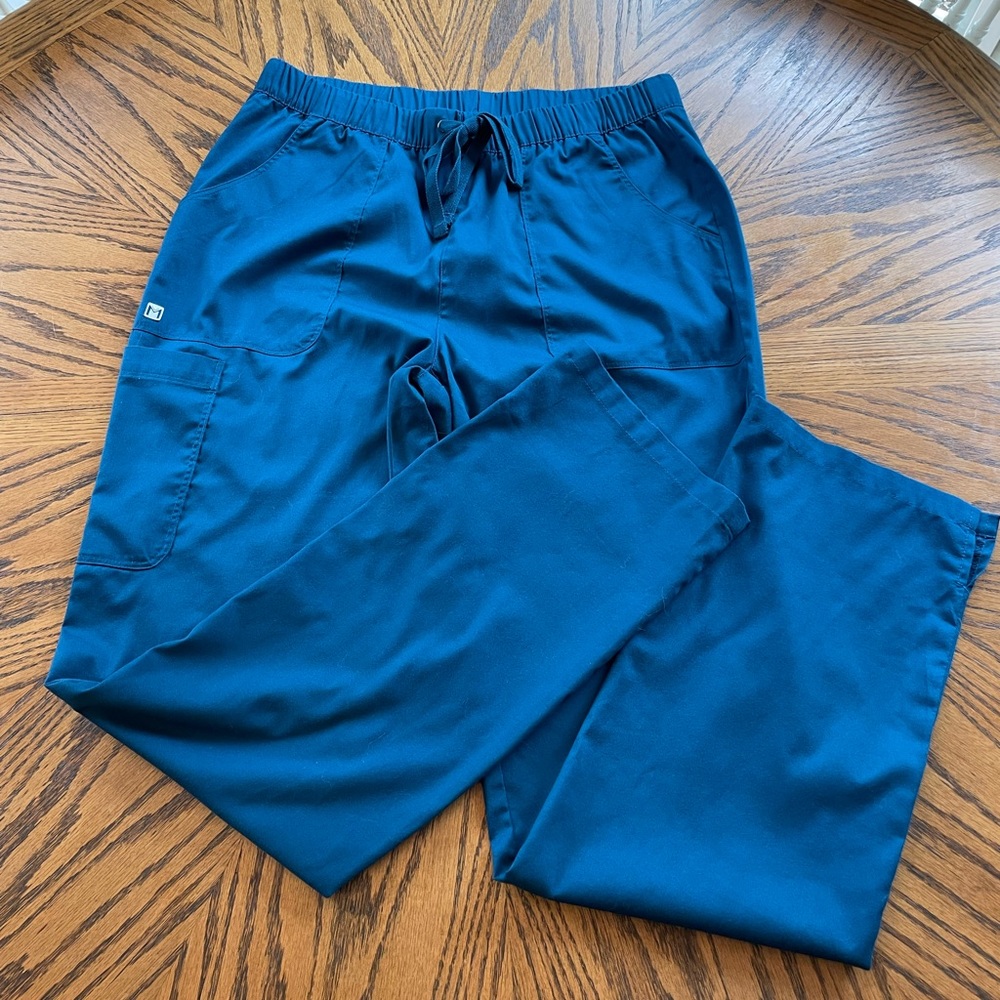 Women’s scrub set